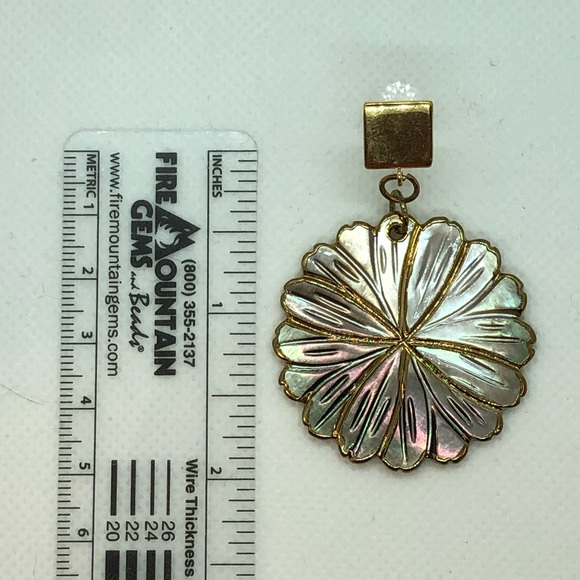 Mother of Pearl Flower Earrings - Picture 3 of 4